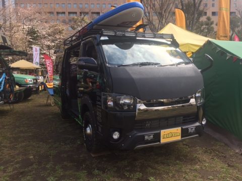 東京アウトサイドフェスティバル　ハイエース　LINE-X sap fd-camp